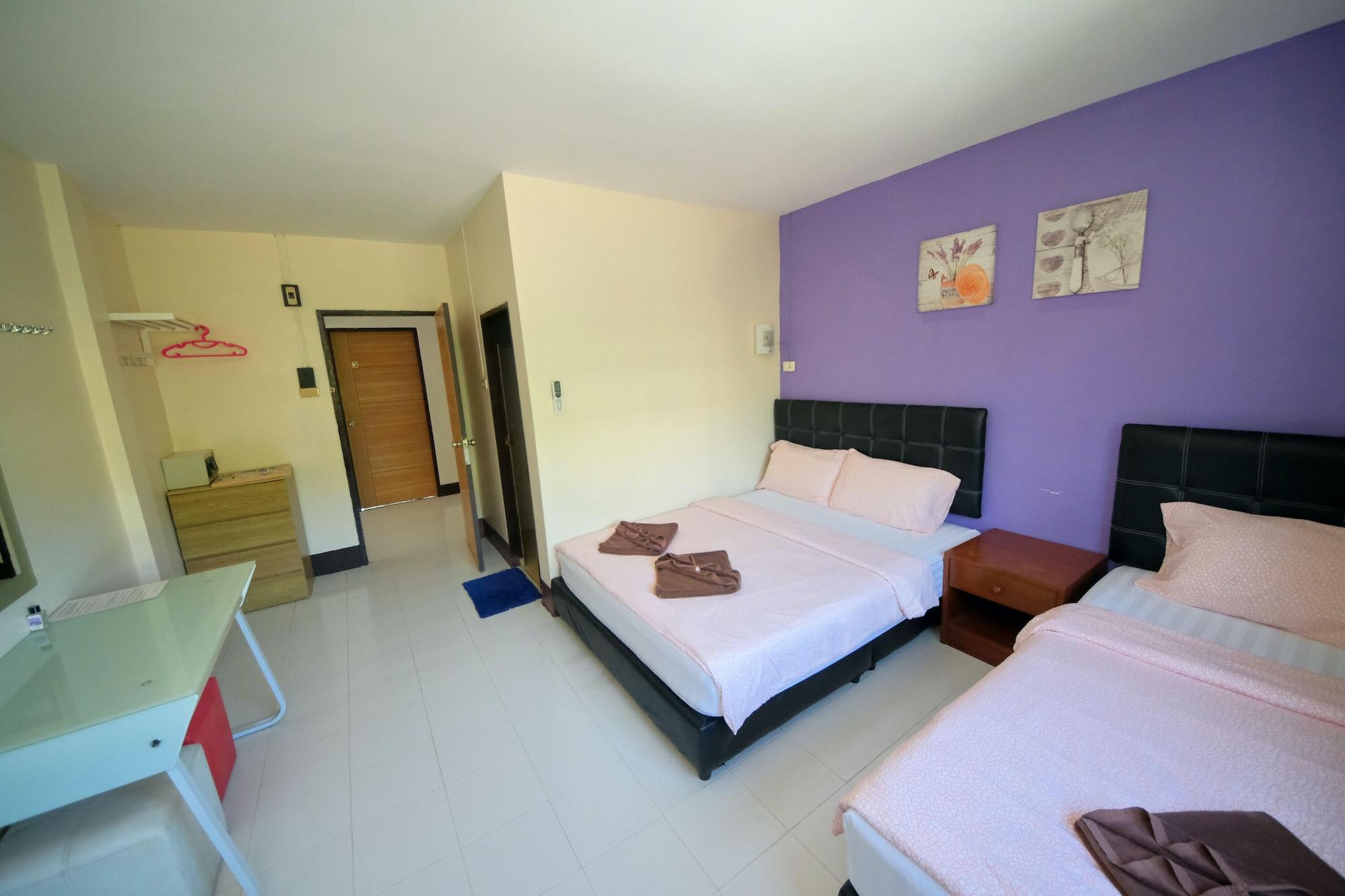 Pineapple Guesthouse Karon Exterior foto