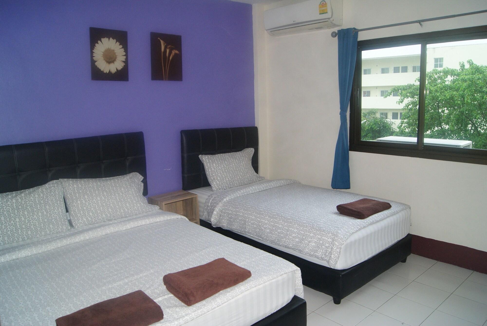 Pineapple Guesthouse Karon Exterior foto