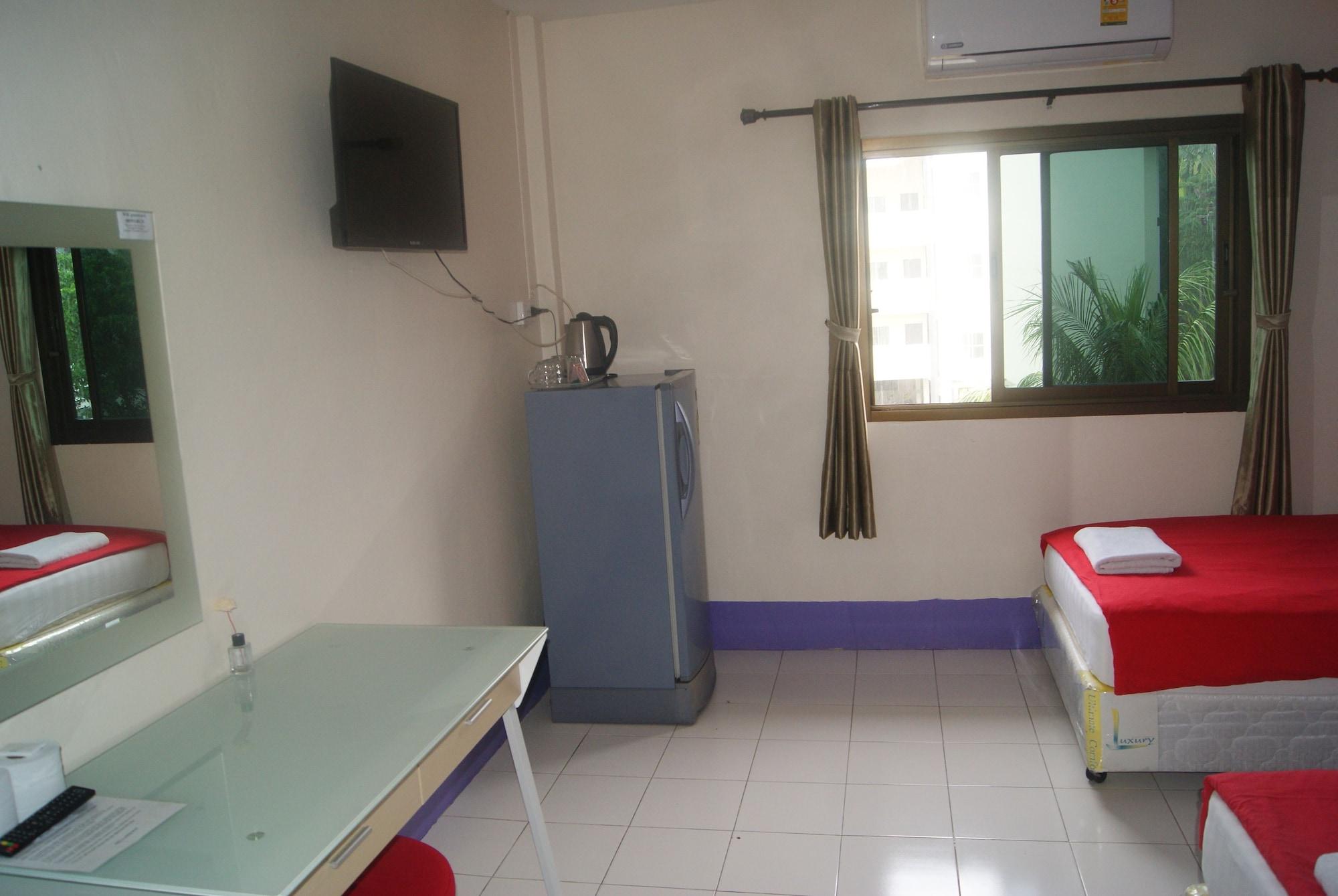 Pineapple Guesthouse Karon Exterior foto