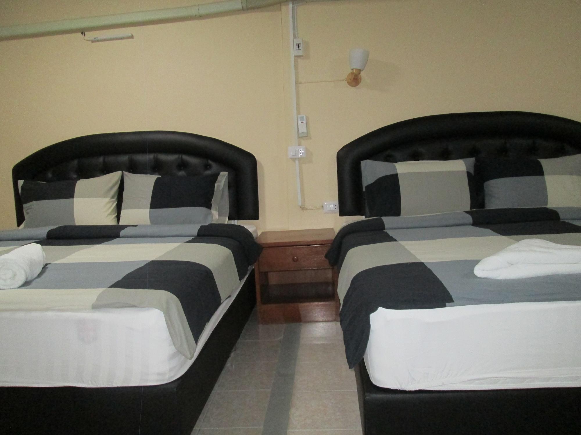 Pineapple Guesthouse Karon Exterior foto